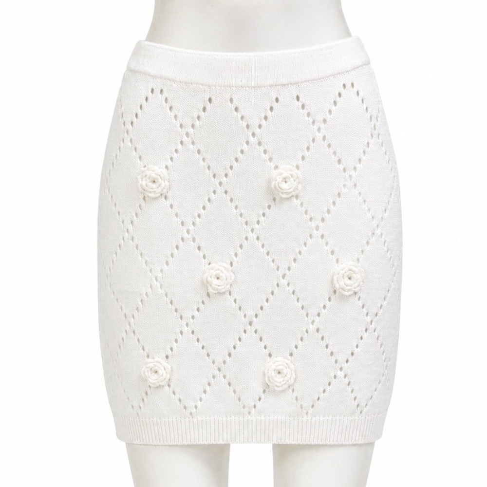 Maeve 3D Floral Knit Mini Skirt‎ Medium Ivory Pointelle Rosette Floral Applique